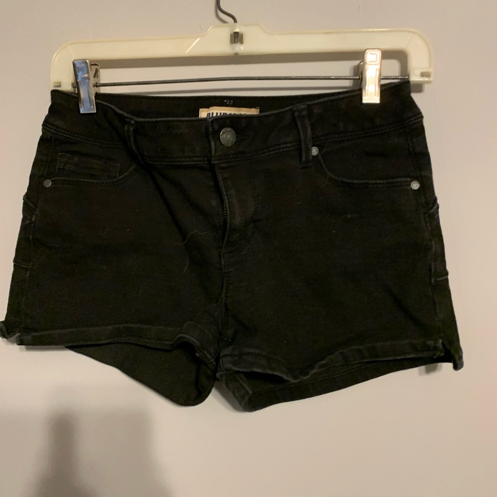 Black jean shorts!